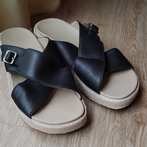 ABEO Solstice Cross Black Leather Sandals with Platform Sole - Picture 4 of 14